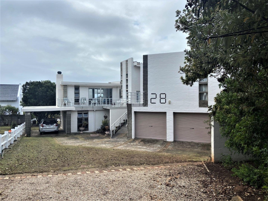 3 Bedroom Property for Sale in Wavecrest Eastern Cape